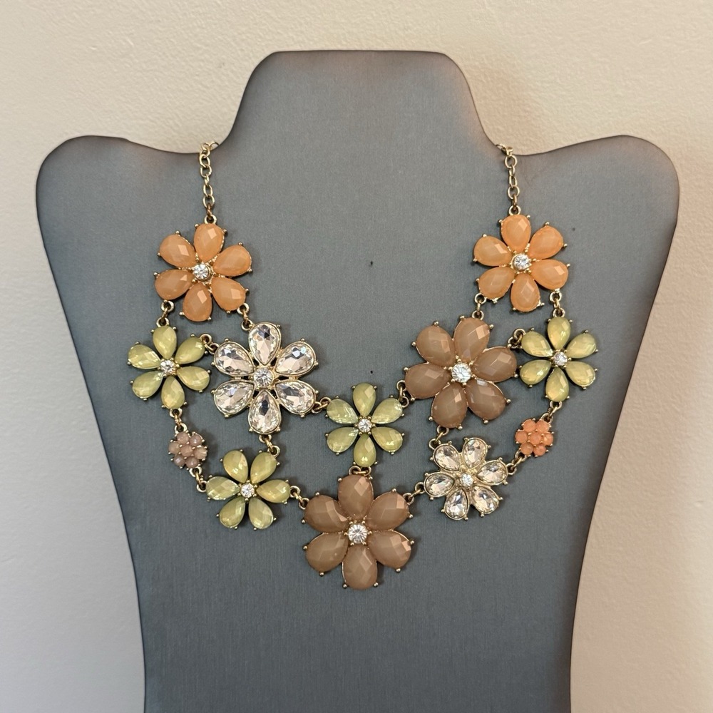 Charming Charlie Faceted Lucite & Rhinestone Flower Bib Necklace Y2K Statement